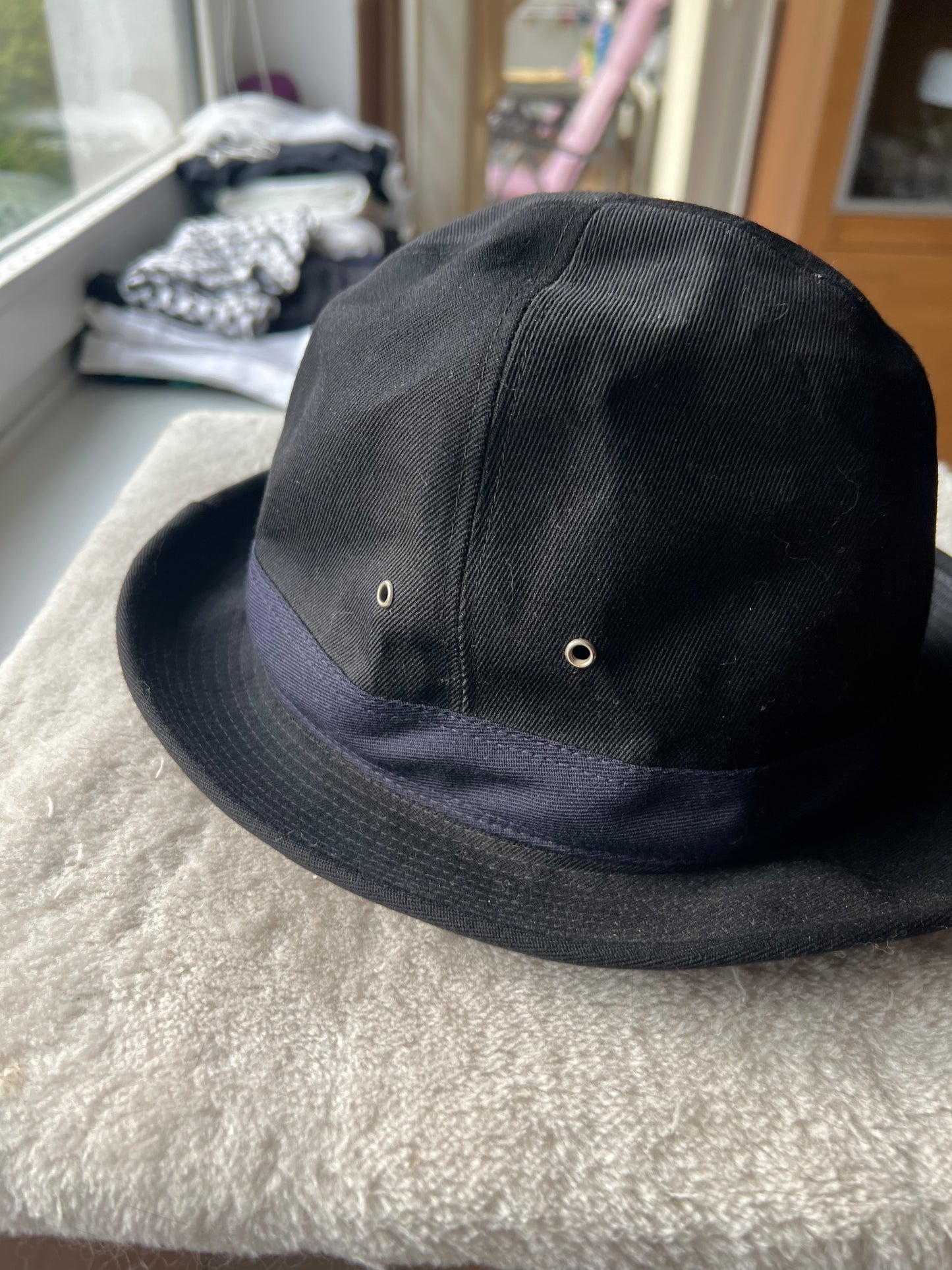 Comme Des Garcons Hut