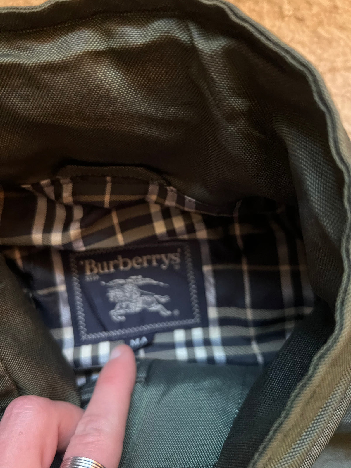 Burberry Trench Coat (M)