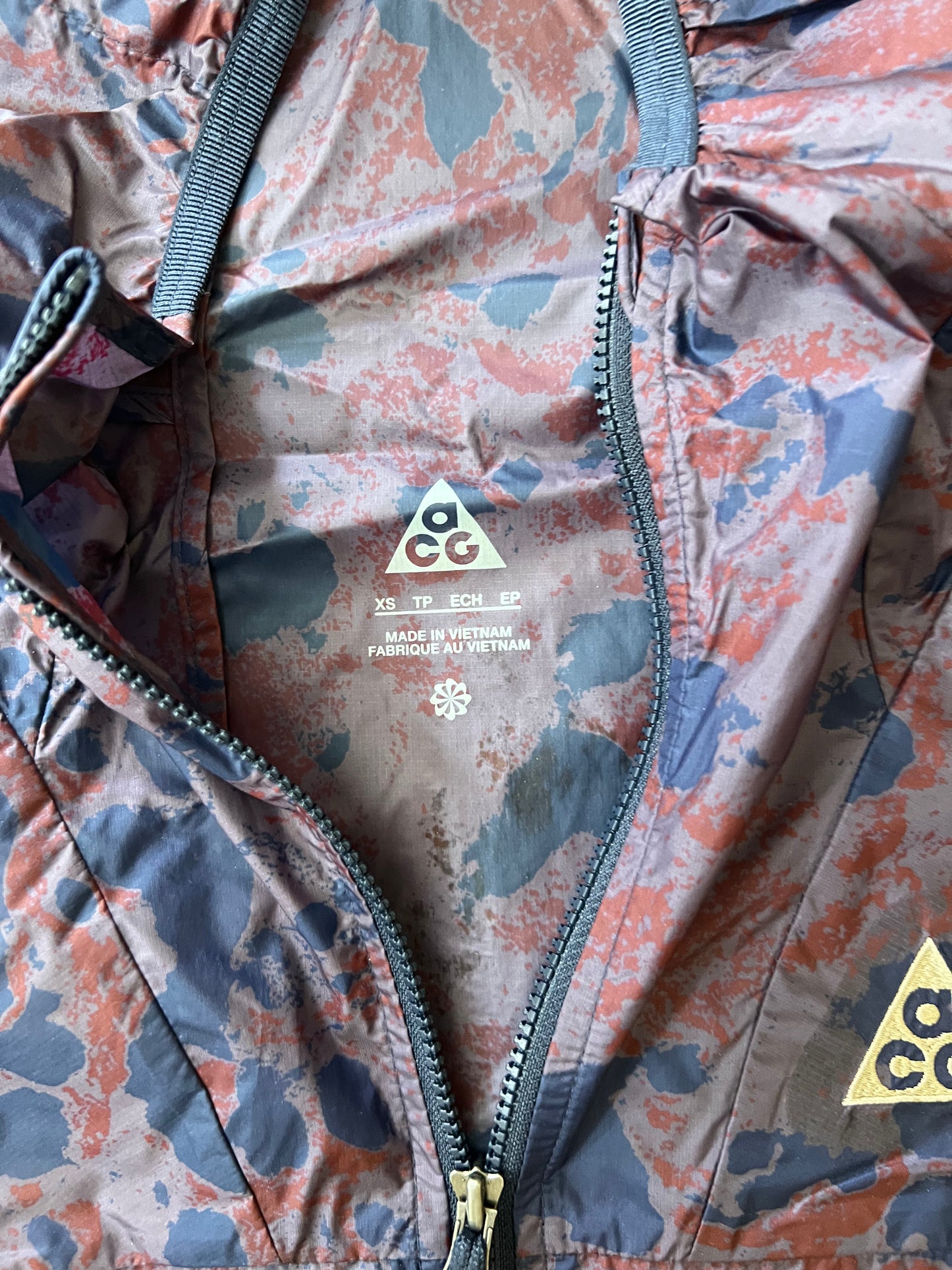 Nike ACG Windprrof Jacke (XS)