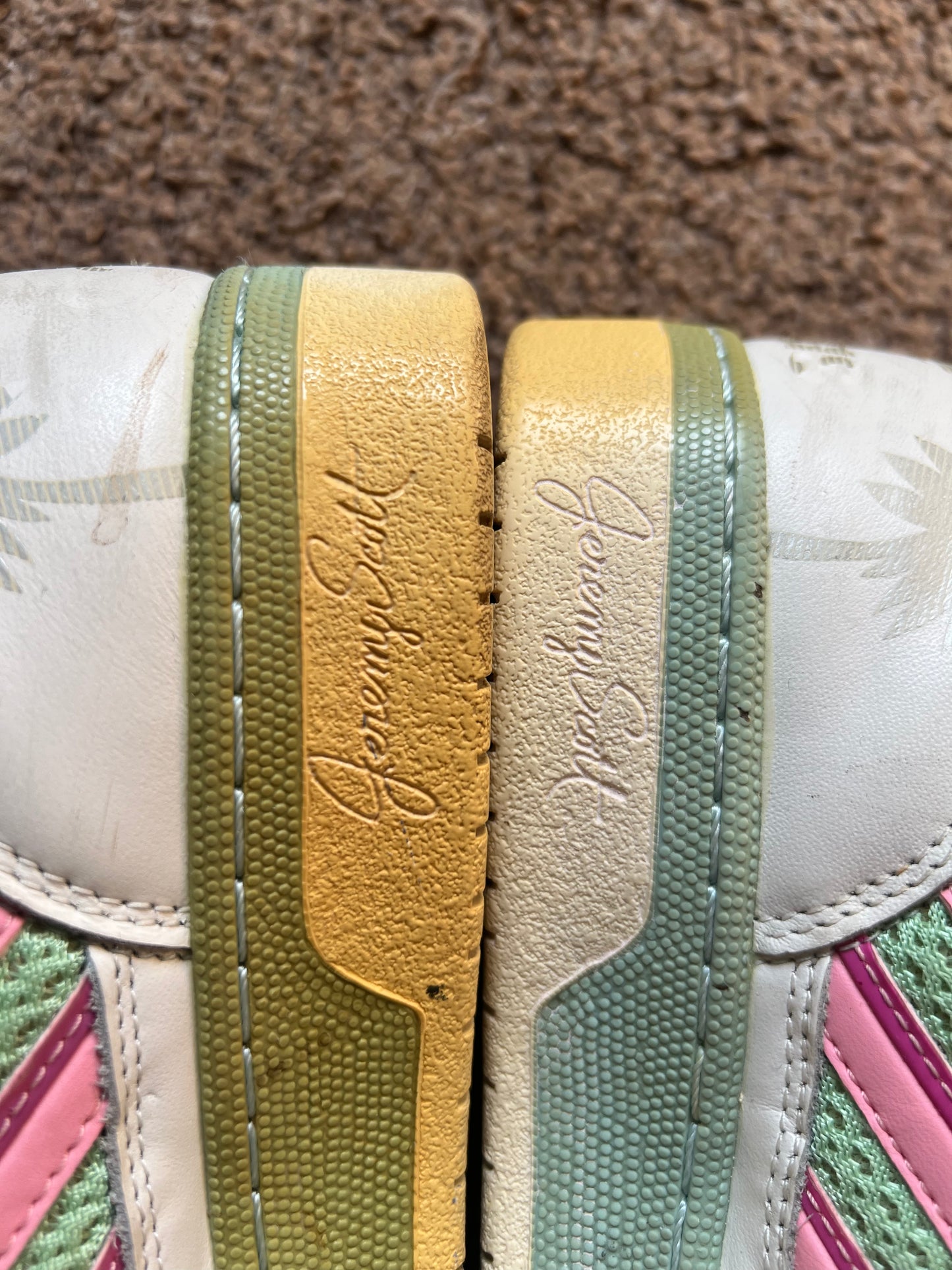Adidas x Jeremy Scott Sneaker (39 1/3)