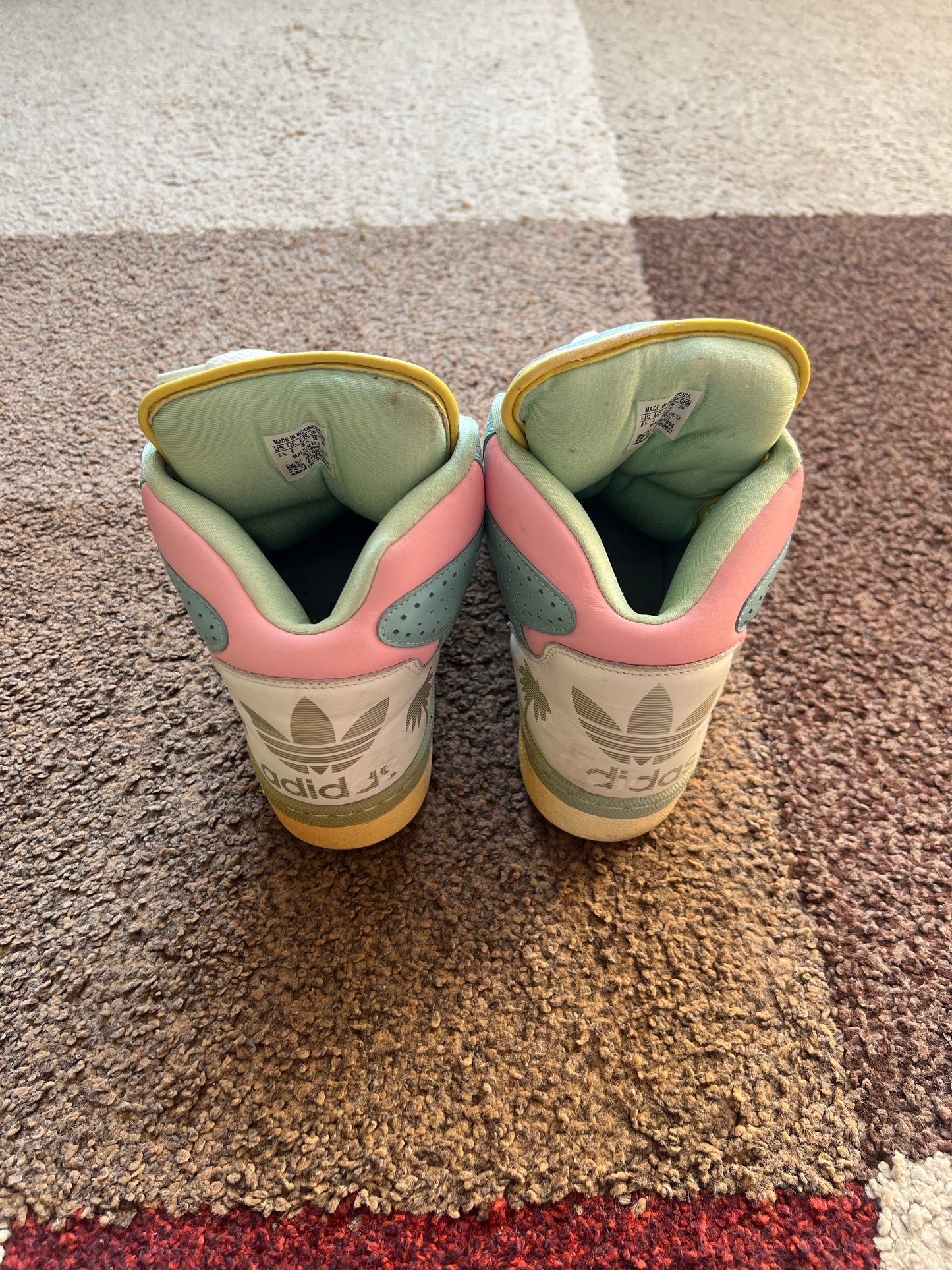 Adidas x Jeremy Scott Sneaker (39 1/3)