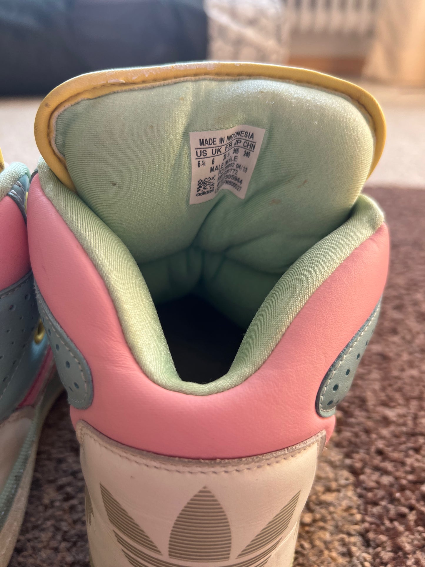 Adidas x Jeremy Scott Sneaker (39 1/3)