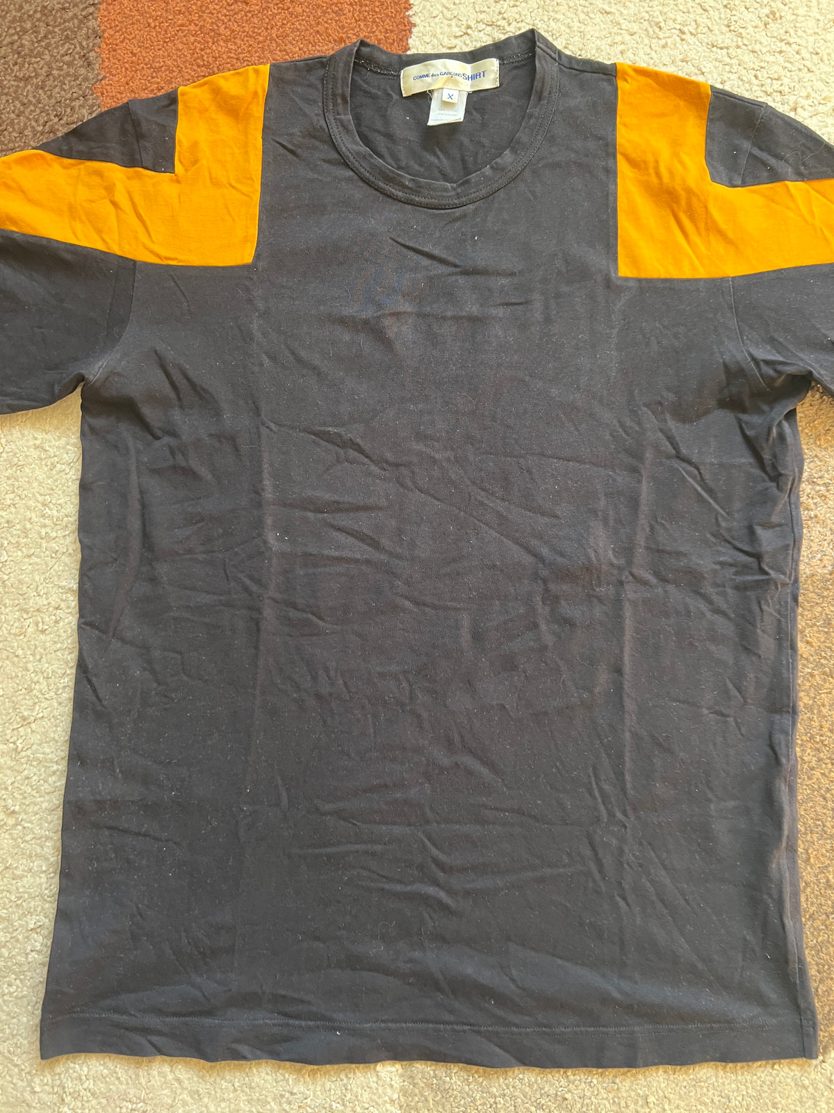 Comme Des Garcons T-Shirt (L)