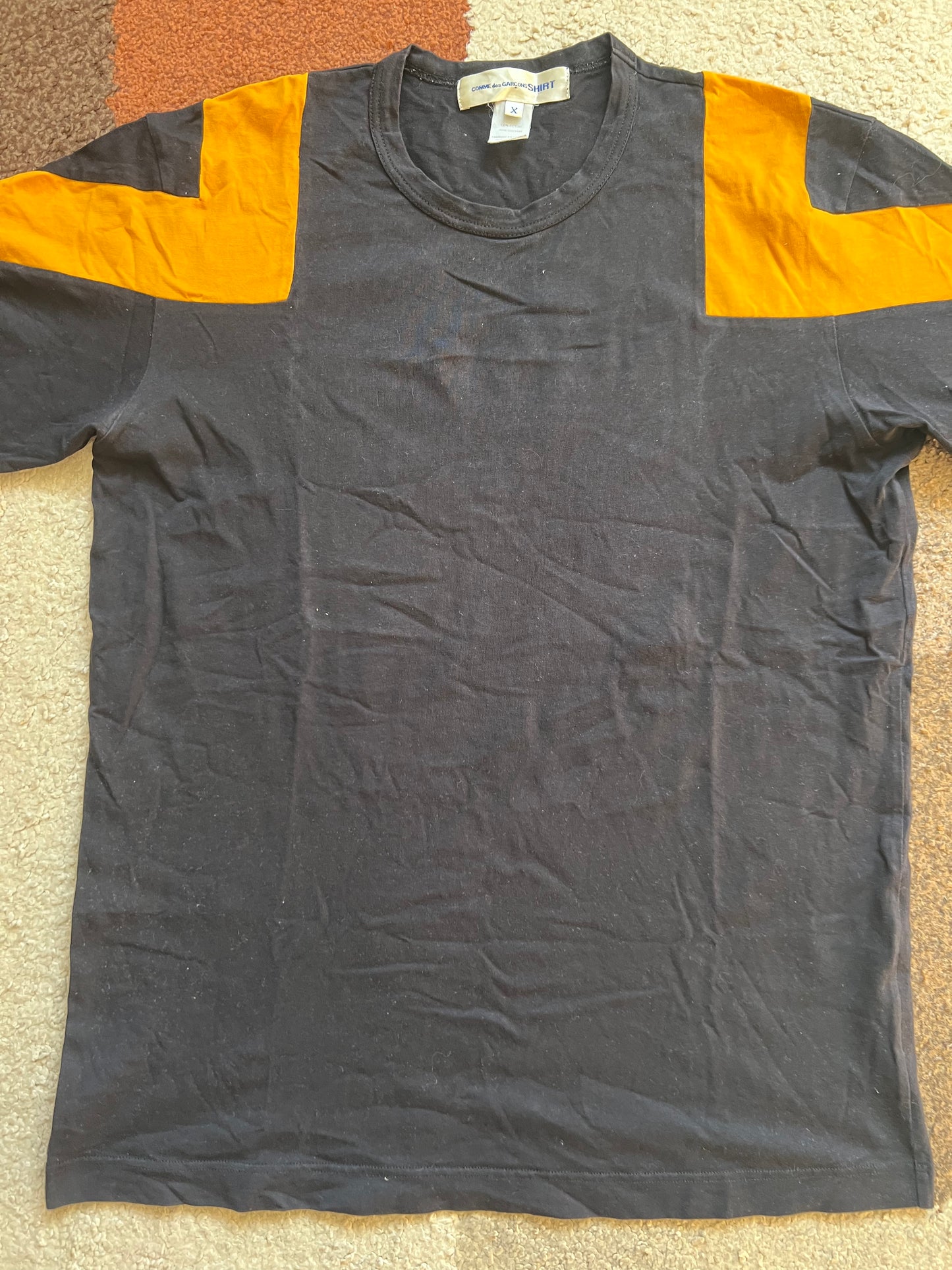 Comme Des Garcons T-Shirt (L)