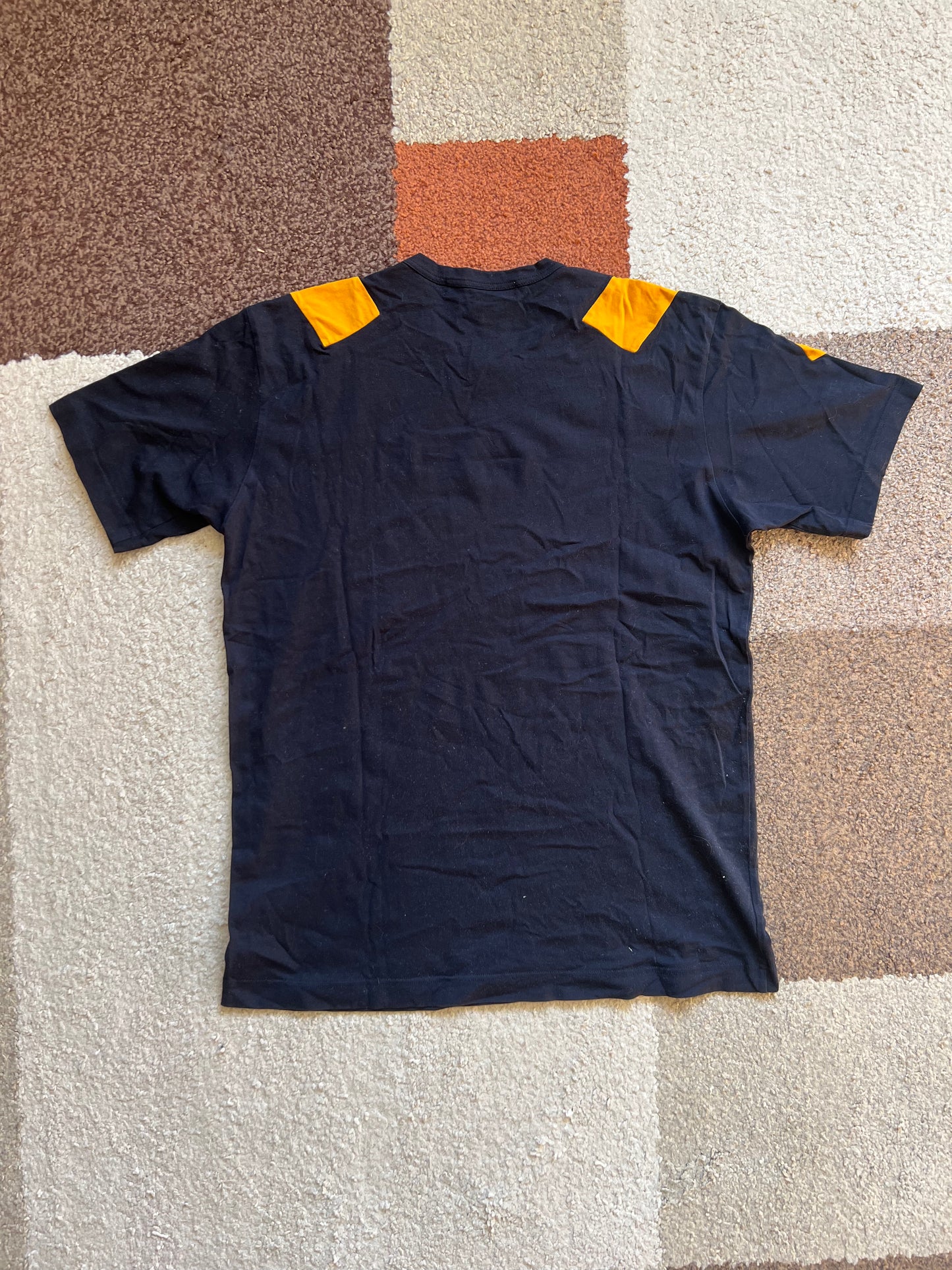 Comme Des Garcons T-Shirt (L)