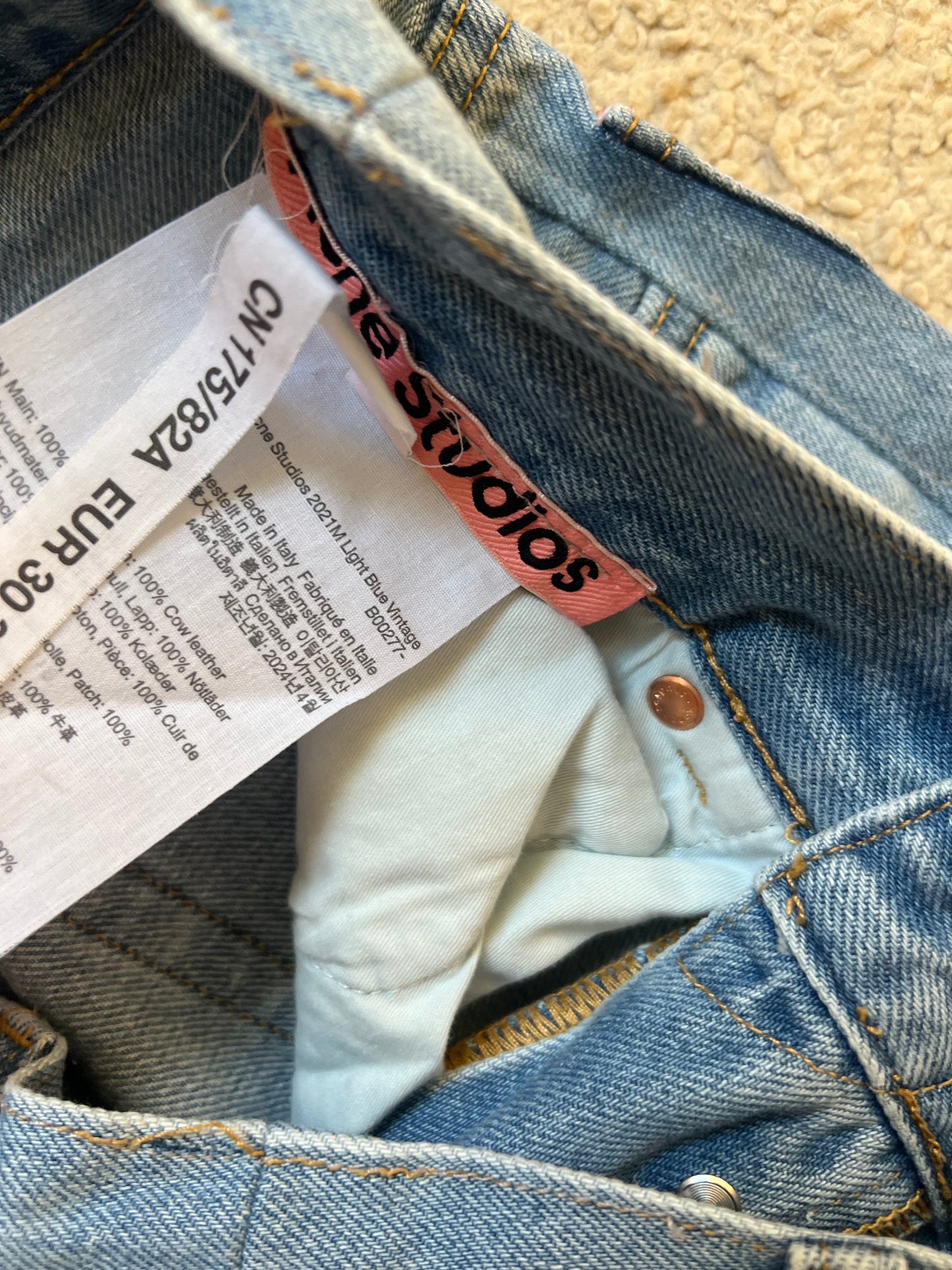 Acne Studios 2021M Light Blue Jeans (W30)