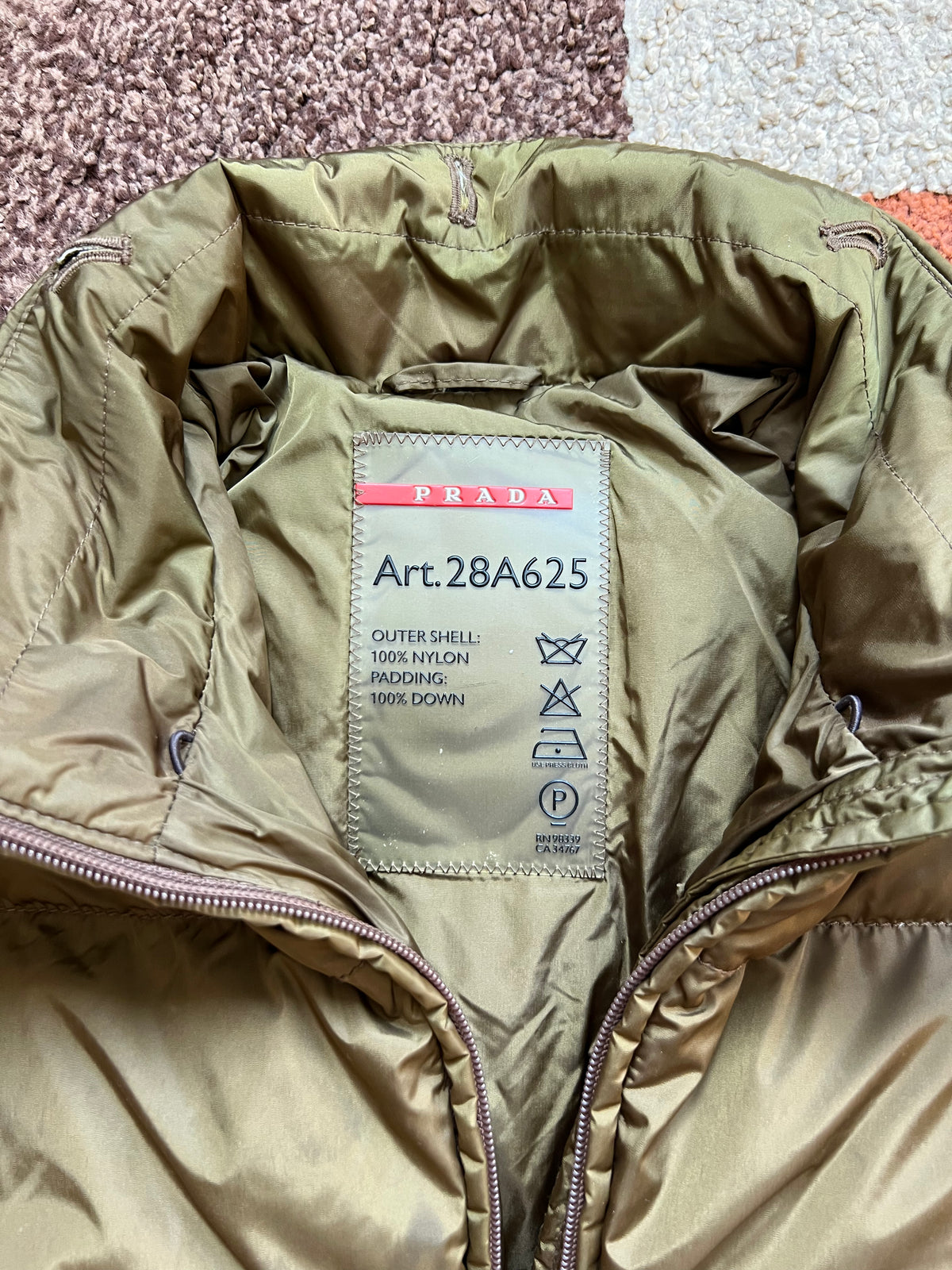 Prada Puffer Jacke (L)