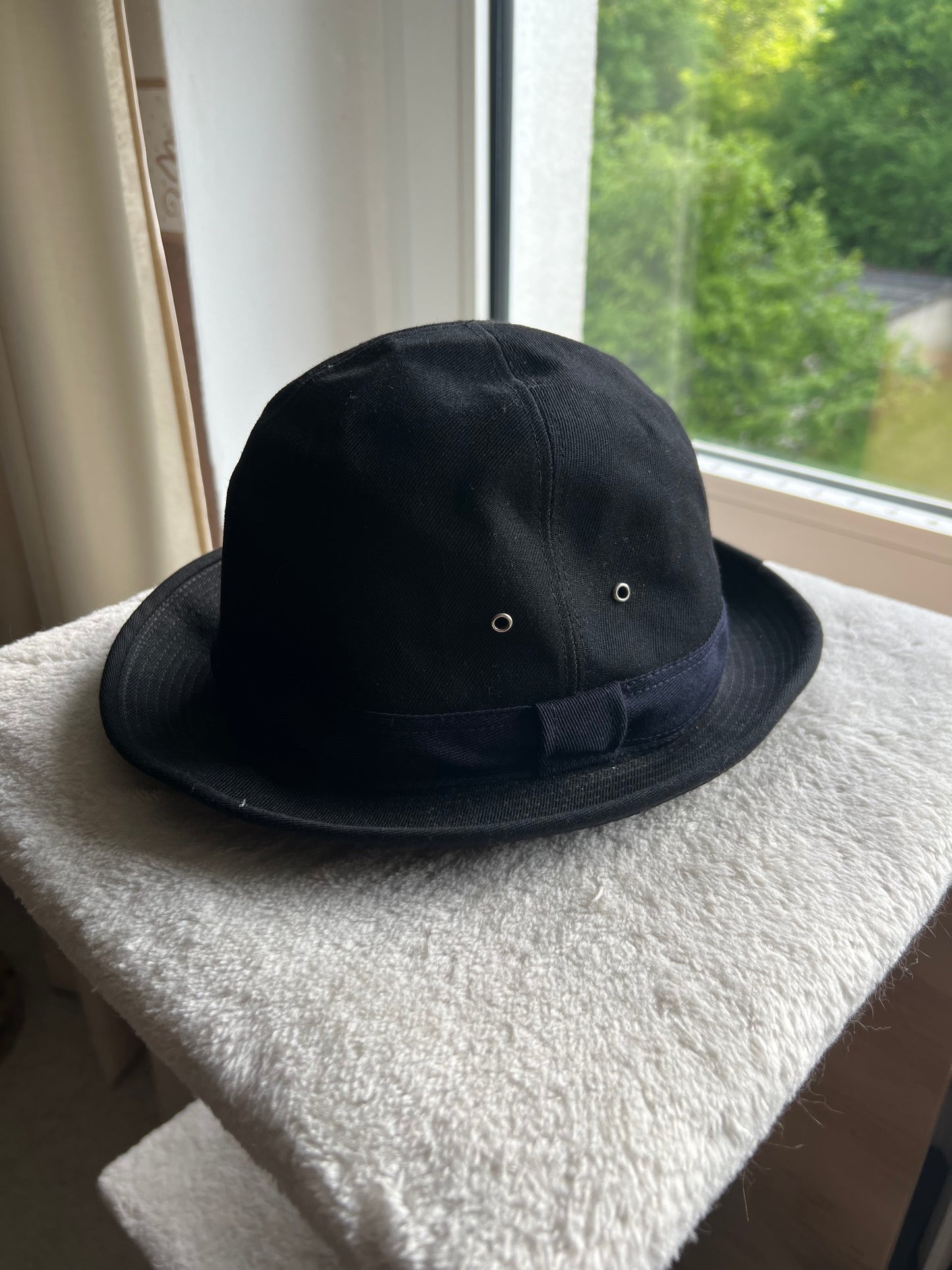 Comme Des Garcons Hut