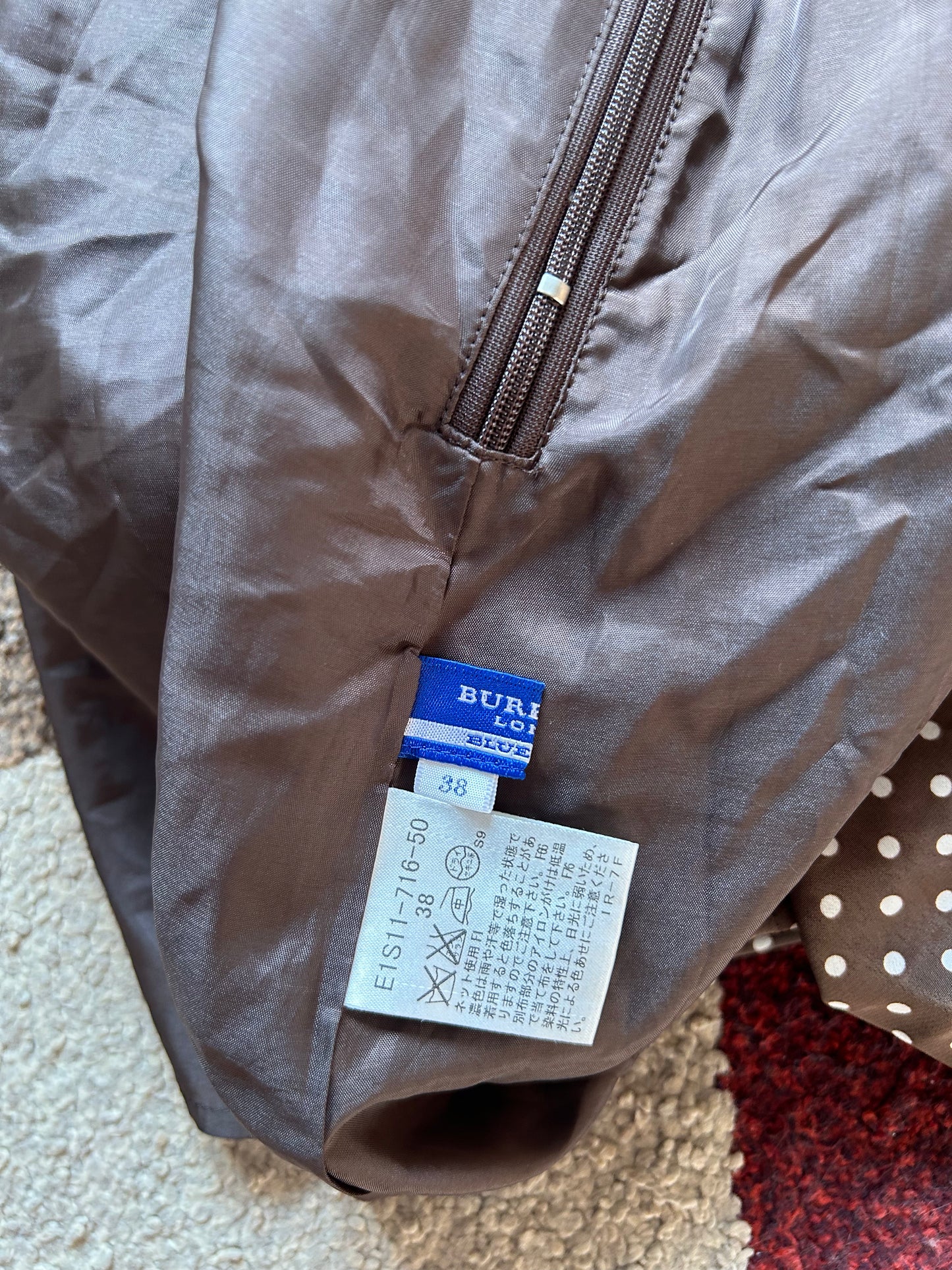 Burberry Skirt (M)
