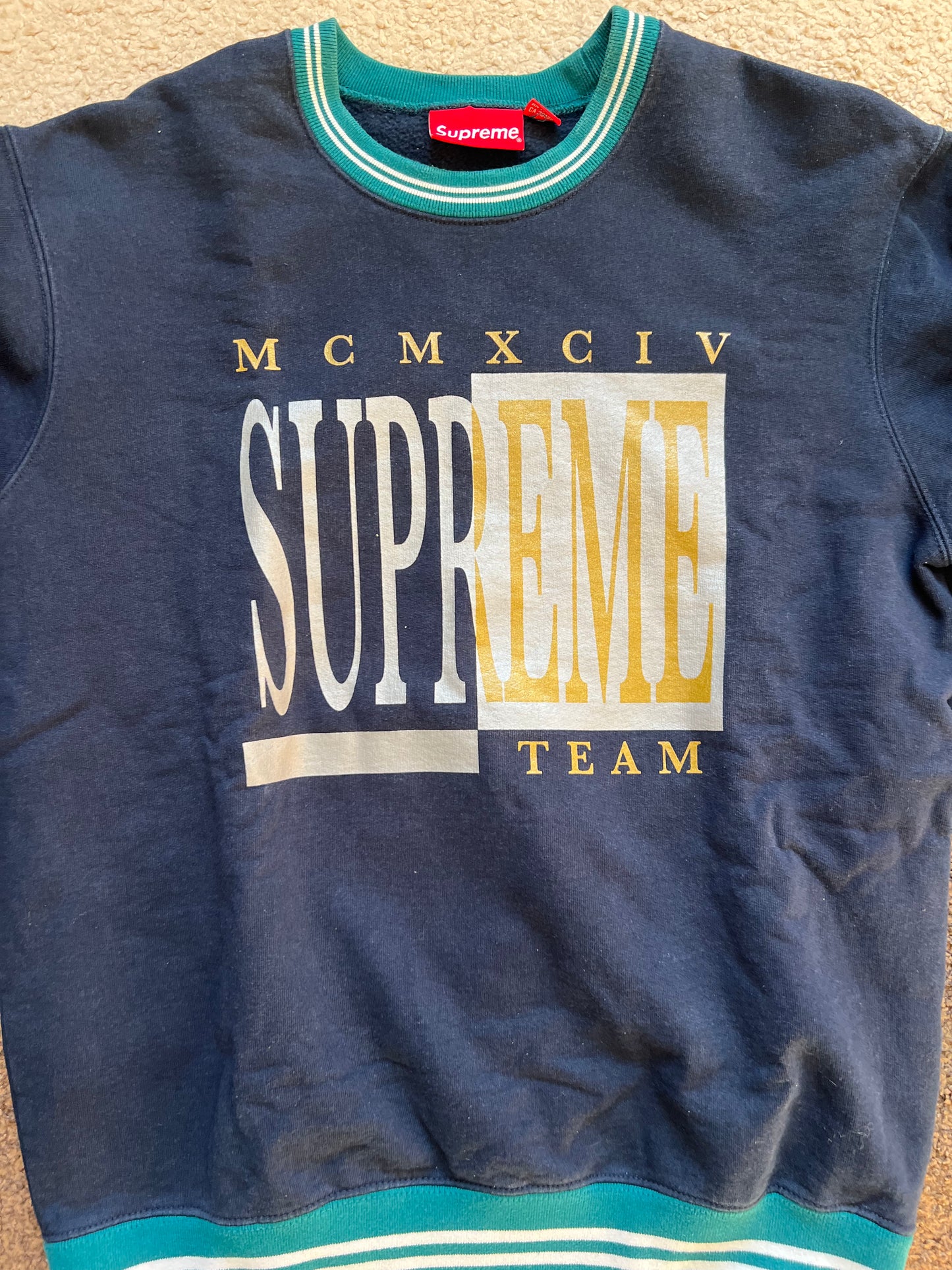Supreme Sweatshirt (M)